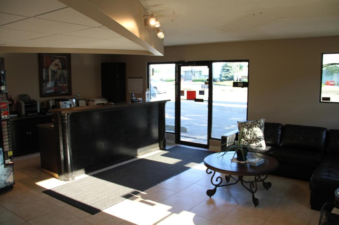 Cedar Inn Lloydminster Buitenkant foto